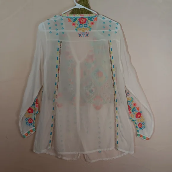 Johnny Was 🐞 White Asymmetrical Embellished Blouse
